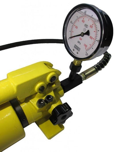 Bomba manual hidráulica con manómetro (10.000 psi - 165 in³) (B-700AB)